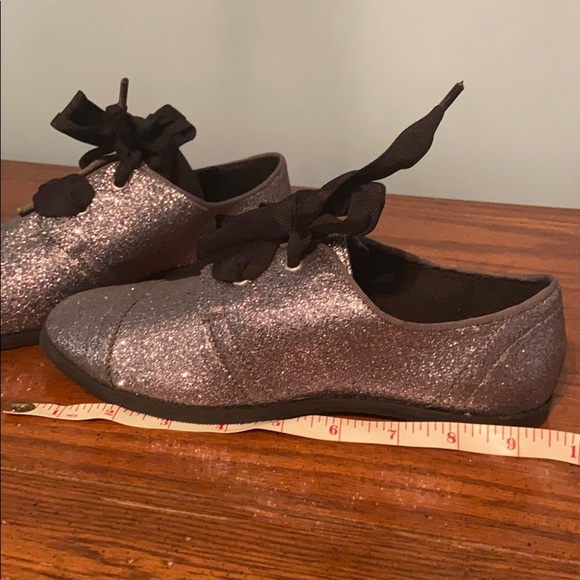 🌟🥳HP🥳🌟 Oxfords sparkly and bows! Say yes! - Picture 9 of 9